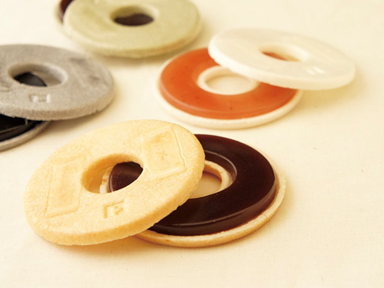 画像4: ⑦笑顔のみたらし団子が大バズり! 伝統の草餅も美味な「菓匠禄兵衛」