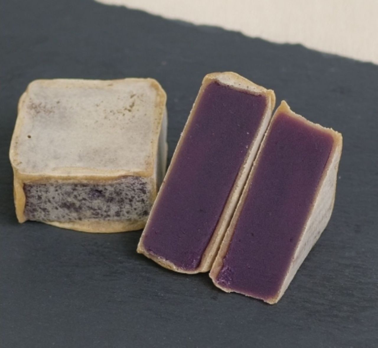 画像: 芋きんつば 紅隼人(300円/1個)