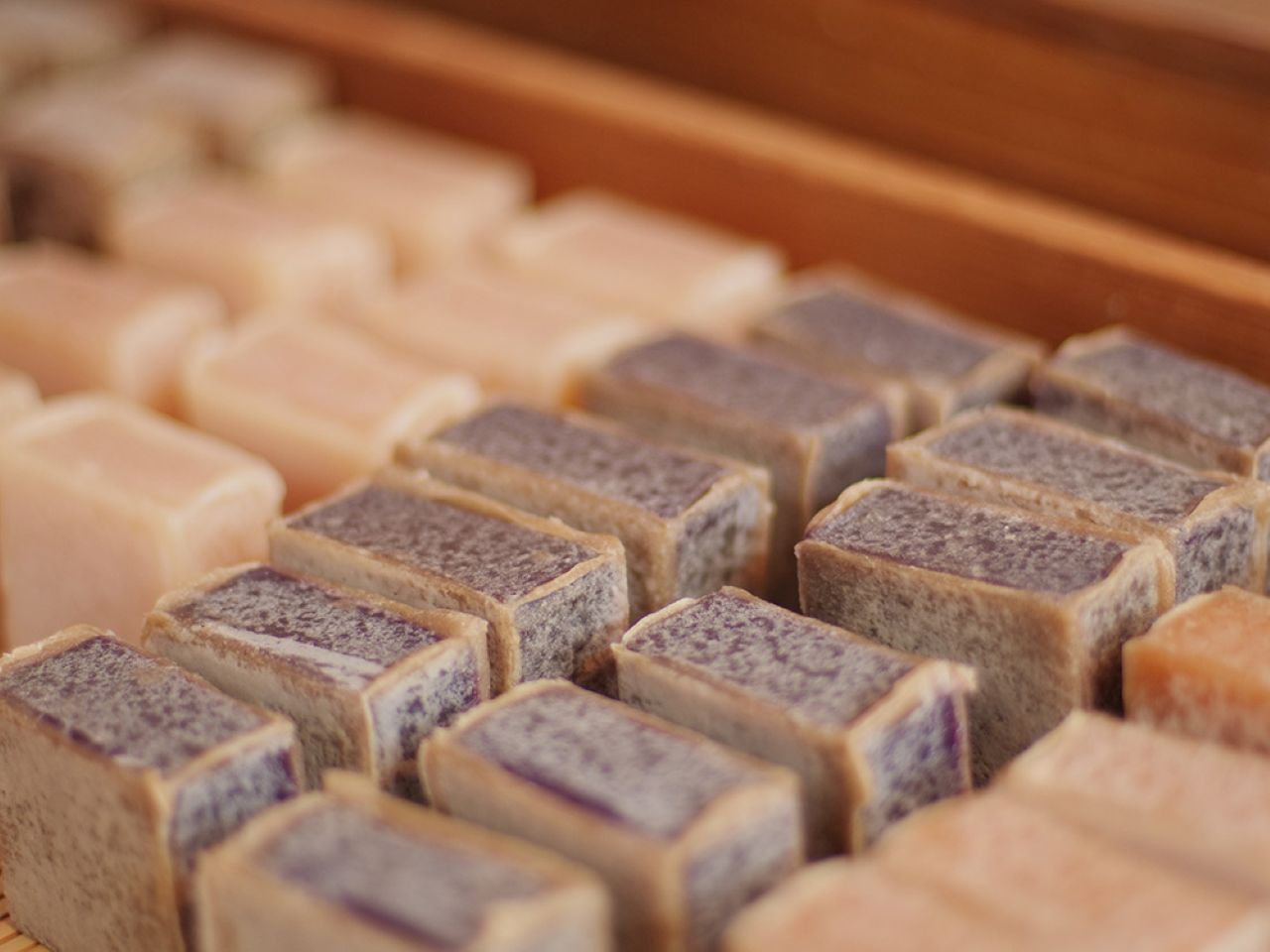 画像3: ⑨さつま芋あんがほっこり甘い「芋きんつば」がおいしい!界隈に2店舗ある「芋平」