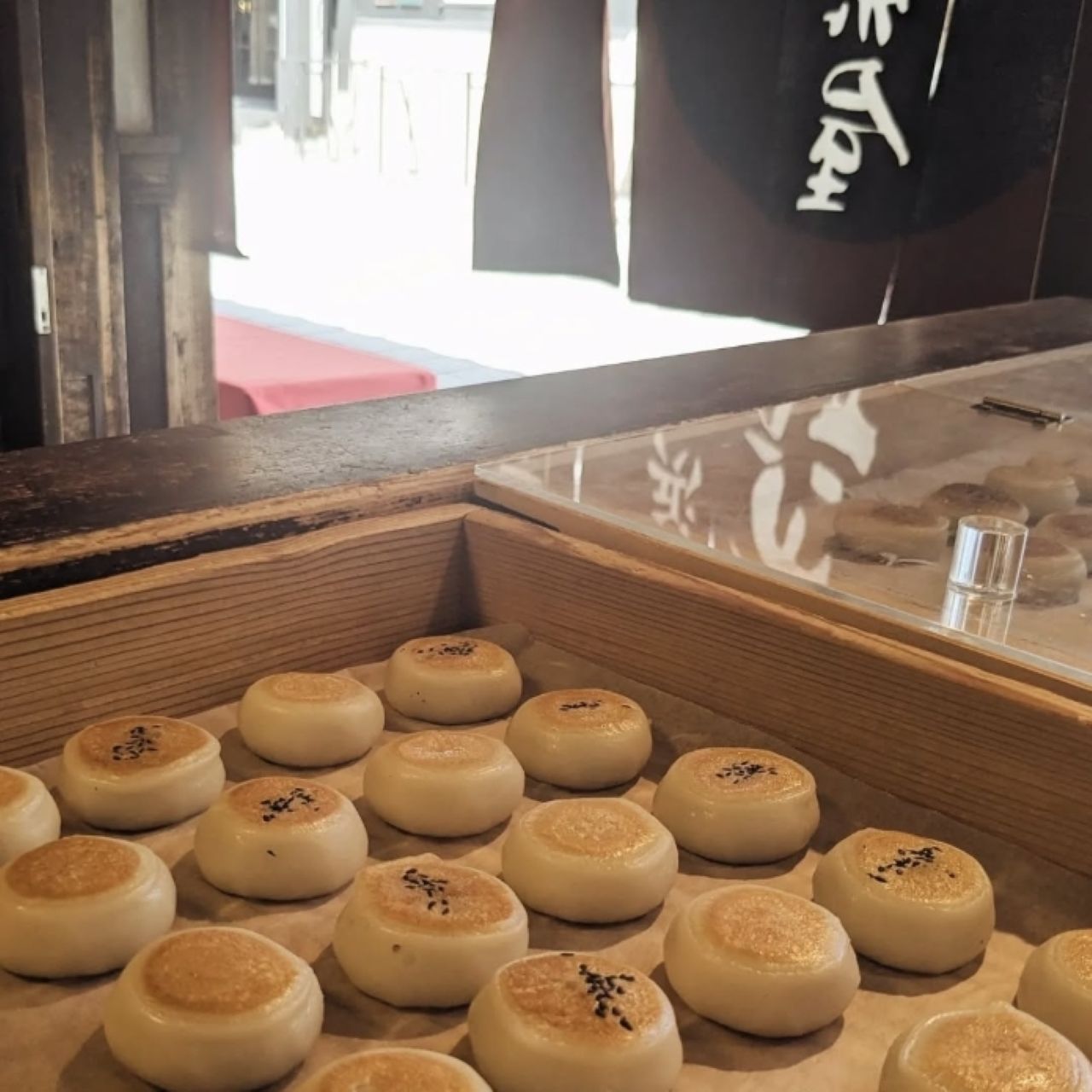 画像2: ⑧あっさり甘香ばしい「ぶんぷく餅」はオリジナリティあふれるおいしさ!「分福茶屋」