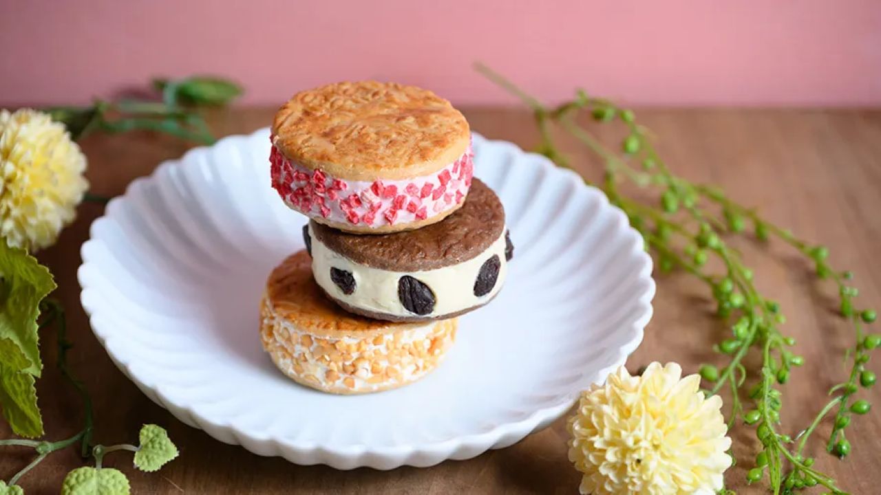 画像: バターサンド(1,200円/1袋3個入り)