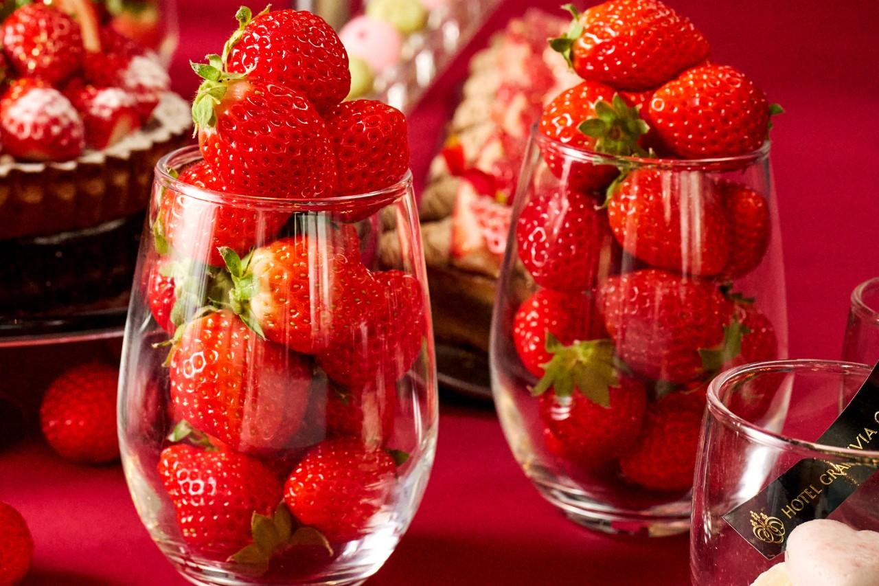 画像3: いちご三昧。実力派パティシエ4名の新作が食べ放題