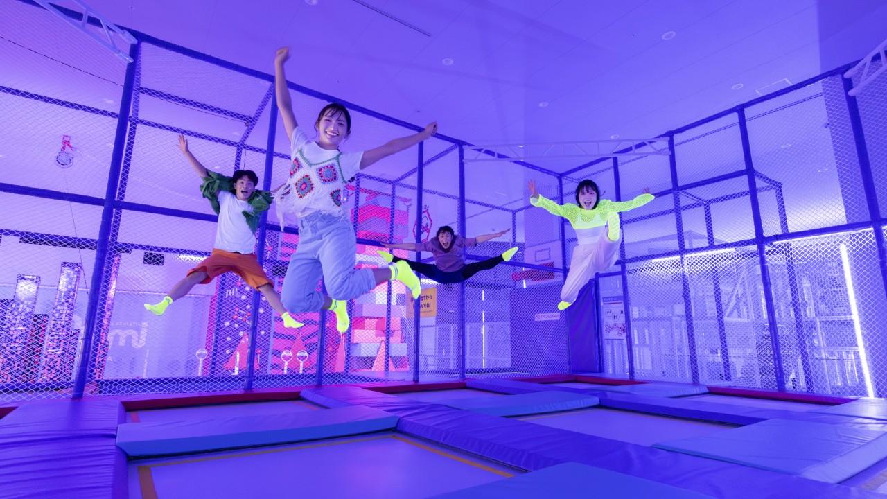 画像1: 【枚方市】跳んで登って空中散歩。国内初のアクティビティも注目な「トンデミ枚方」