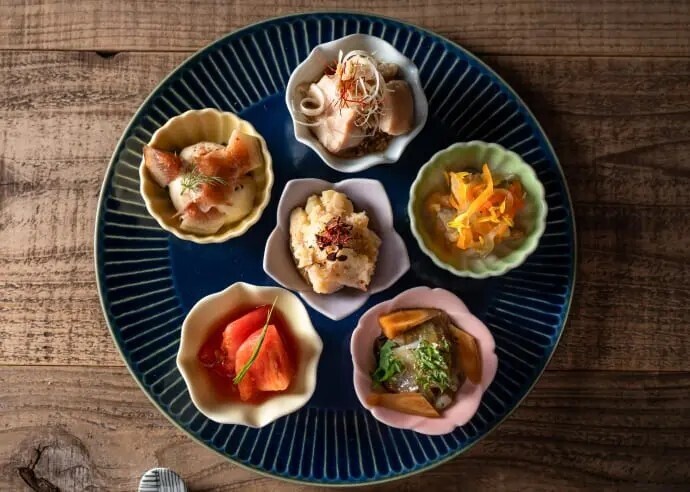 画像1: 【ランチ・ディナー】おばんざいとクラフトビールで乾杯|スプリングバレーブルワリー