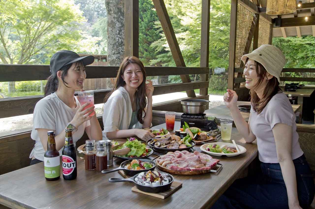画像: ASOBIYUKU 京都るり渓温泉｜コテージに滞在しながら楽しむ高原リゾートBBQ