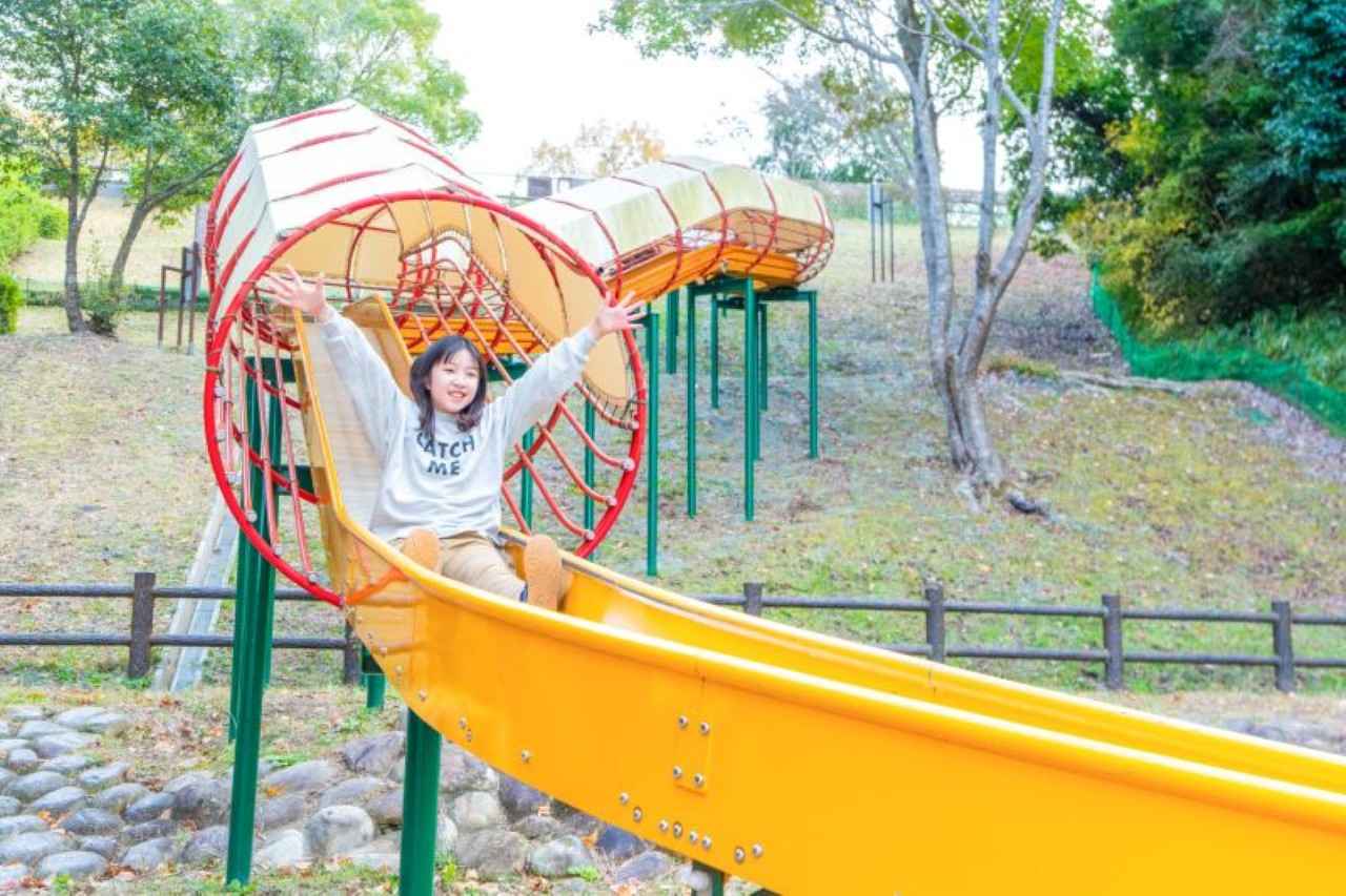 画像: ロングスライダーや大型複合遊具がある「トリム園地」