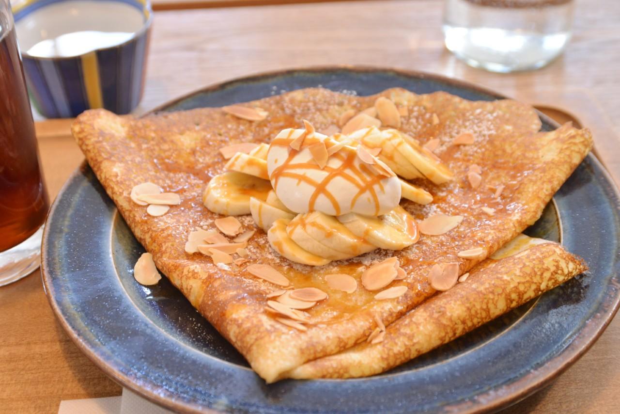 画像: 自家製塩バターキャラメルソースとバナナ 1,080円