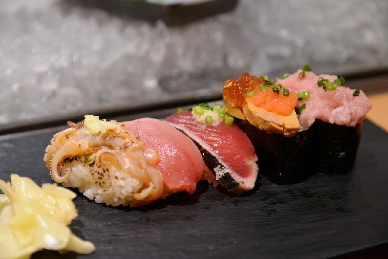 画像2: 【魚がし日本一】職人の握りたてを味わえる江戸前立喰い寿司店