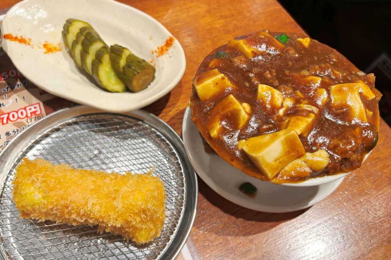 画像: 左上から時計回りに、「堂山きゅうり」220円、「こぼし麻婆豆腐」770円、「ハムカツ」385円