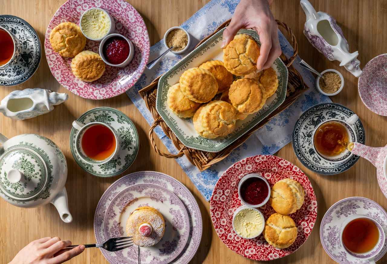 画像2: TEA ROOM KIKI 紅茶 & スコーン専門店 梅田|ナチュラルモダンな空間で英国の喫茶文化を