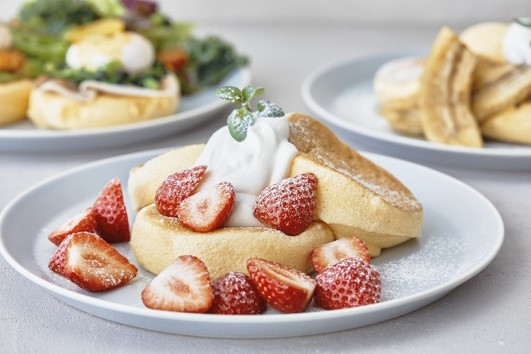 画像1: FLIPPER'S 梅田エスト店｜「奇跡のパンケーキ」を求めて行列ができる人気店