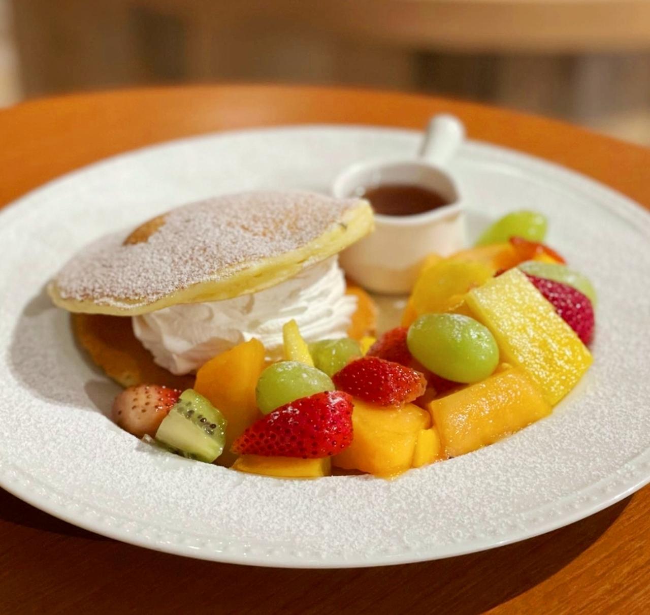 画像: フルーツパンケーキ 1,408円