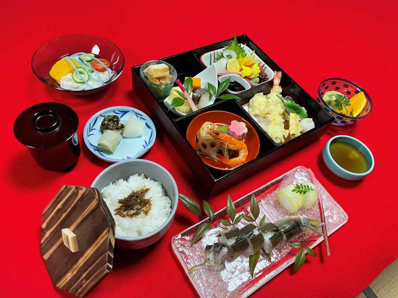 画像: 「川床御膳」8,500円