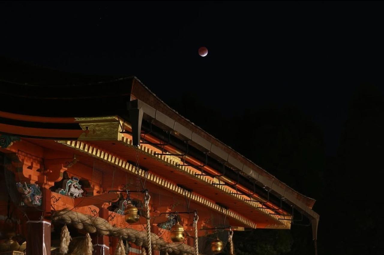 画像4: 八坂神社｜100基の提灯が灯る、祇園のシンボル