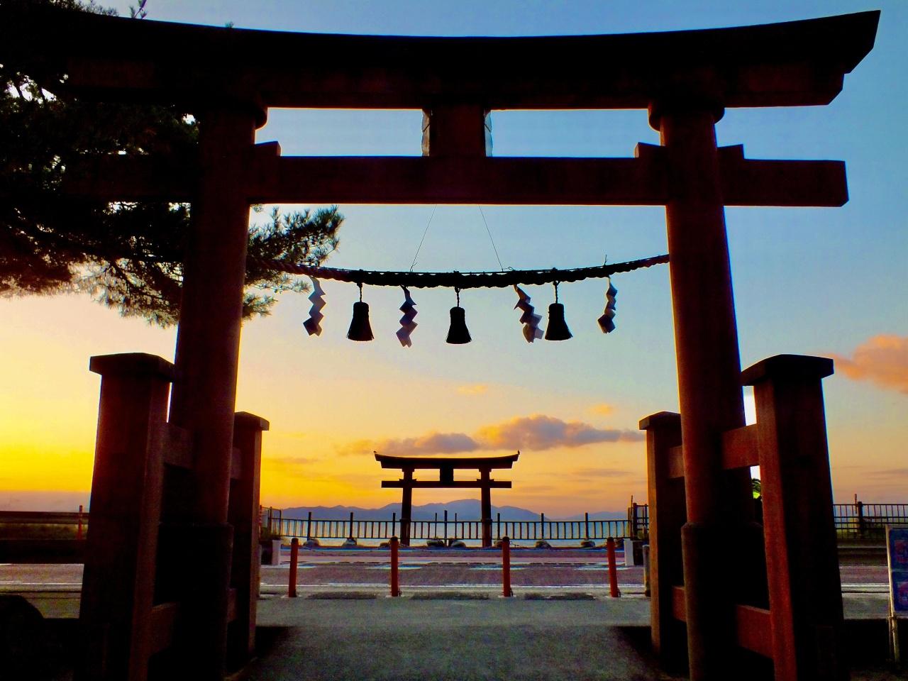 画像3: 【高島】白鬚神社｜湖に浮かぶ鳥居を、静けさごと味わう