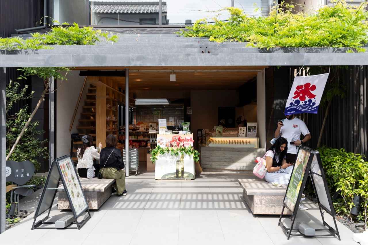 画像: 菓寮 伊藤軒 宇治平等院店|雅な味をワンハンドで楽しめる革新スイーツ「串和菓子」
