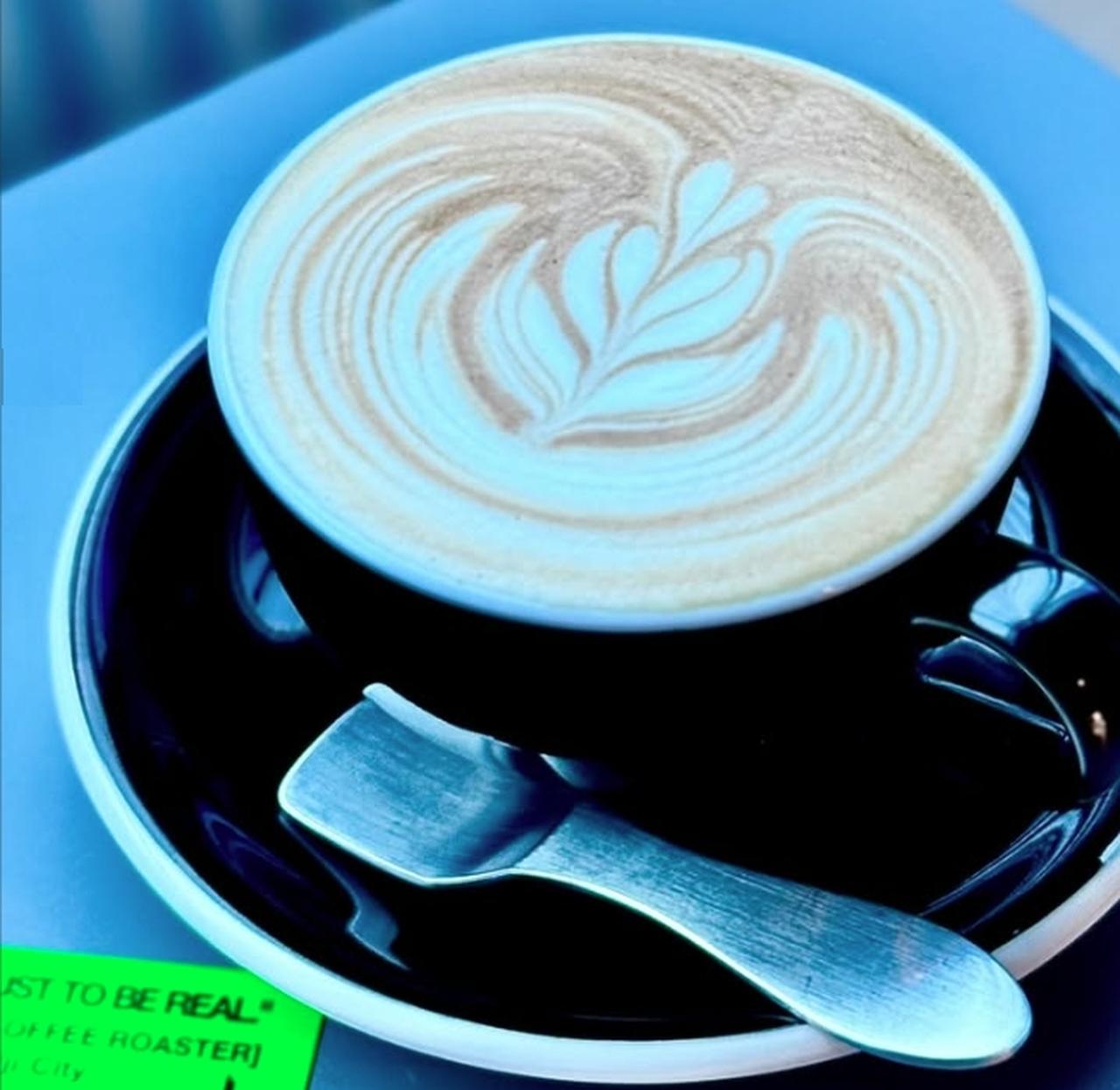 画像: フラットホワイト(カフェラテ) ブラジル 650円(ゲイシャは1,900円)