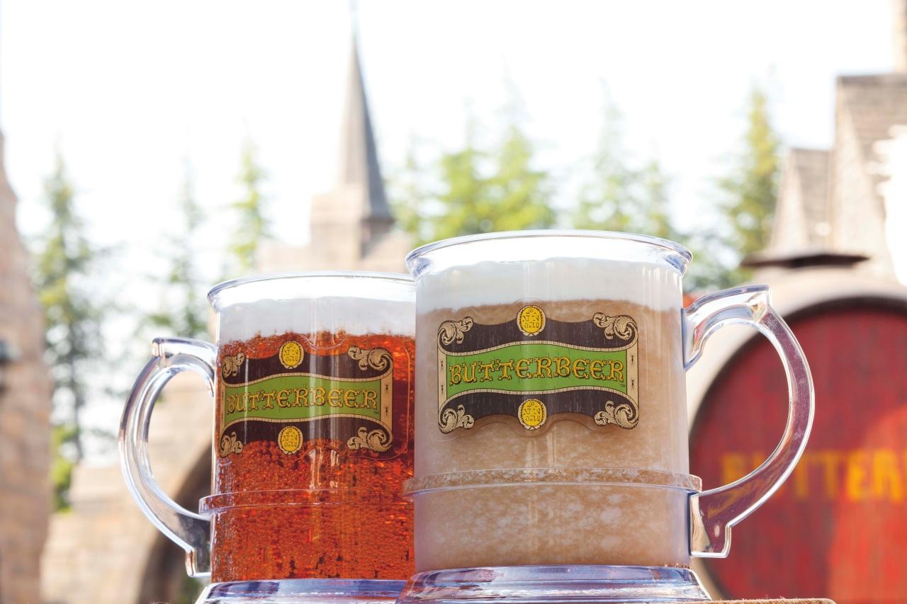 画像: (左)バタービール™ ～マグカップ付き～（ノンアルコール） 1,500円、(右）フローズン・バタービール™ ～マグカップ付き～（ノンアルコール） 1,500円