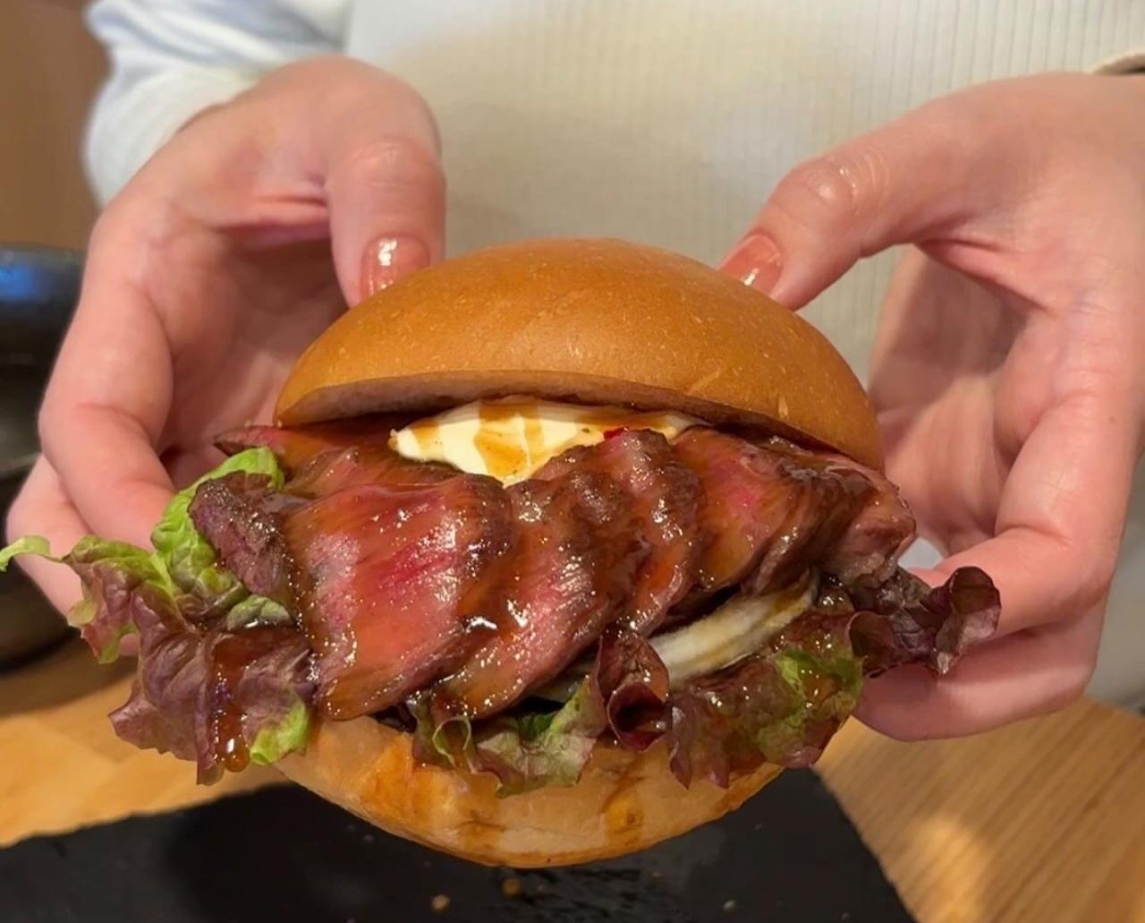 画像: 「神戸ビーフバーガー」3,200円