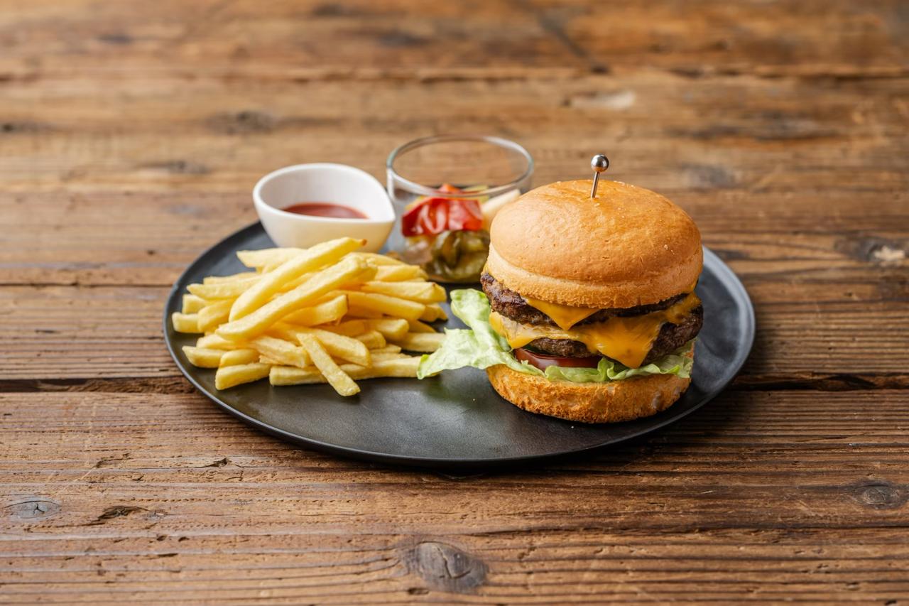 画像: 「天風てらす特製 米粉バンズのクラフトバーガープレート」