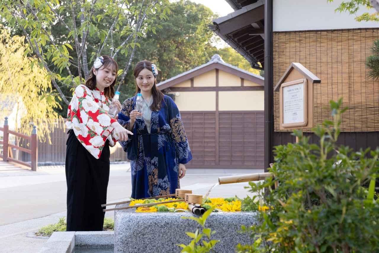 画像: 食べ歩きも絵になる!映画村で出合う、京都グルメ