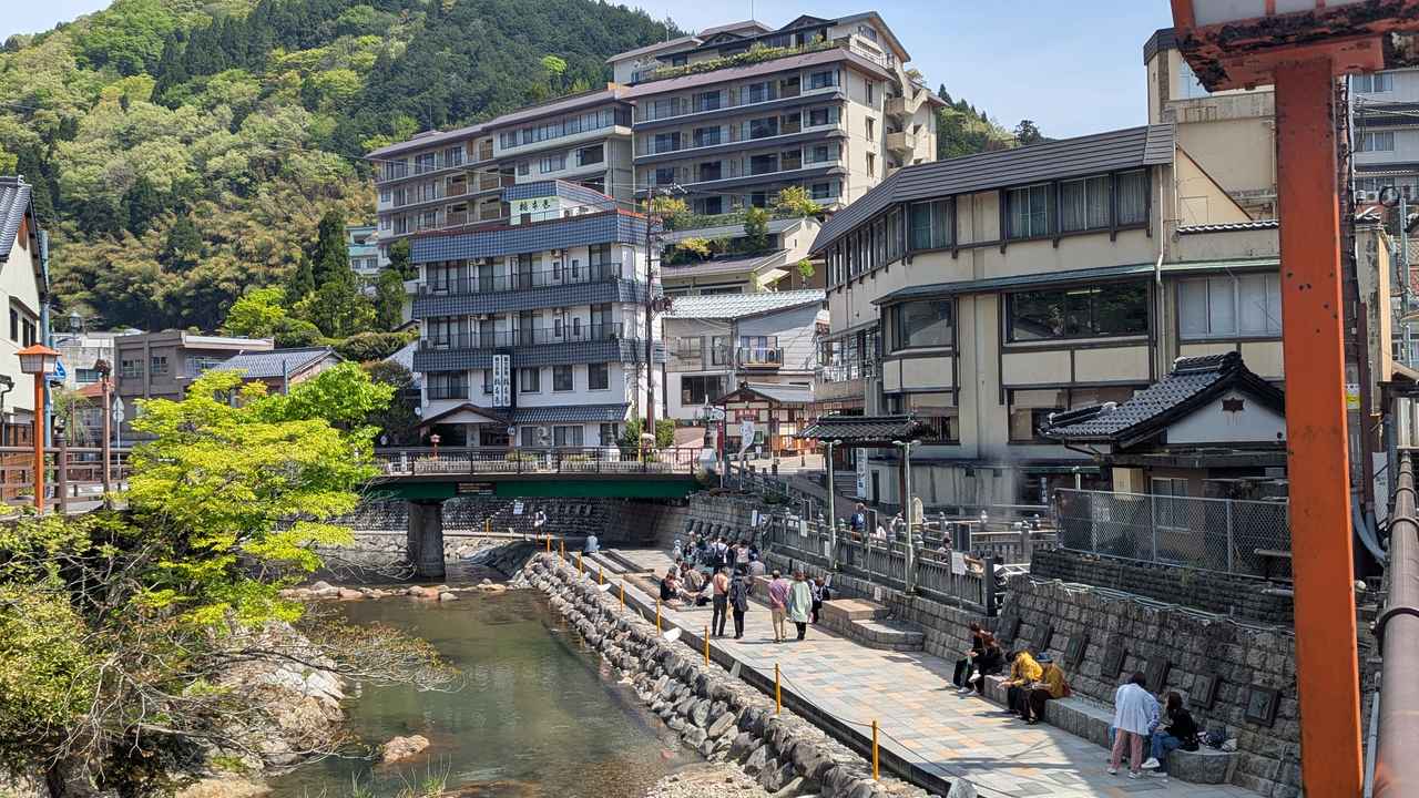 画像1: 湯村温泉【兵庫県】｜“荒湯”で体験型食べ歩きとノスタルジーを