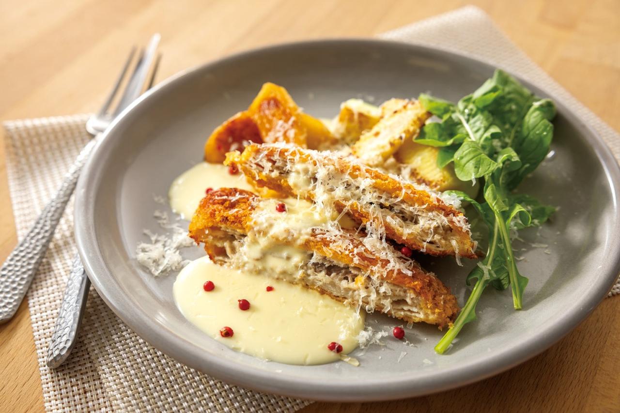 画像: ミルフィーユカツレツ　ゴルゴンゾーラのクリームソース パン食べ放題付き（2,739円）