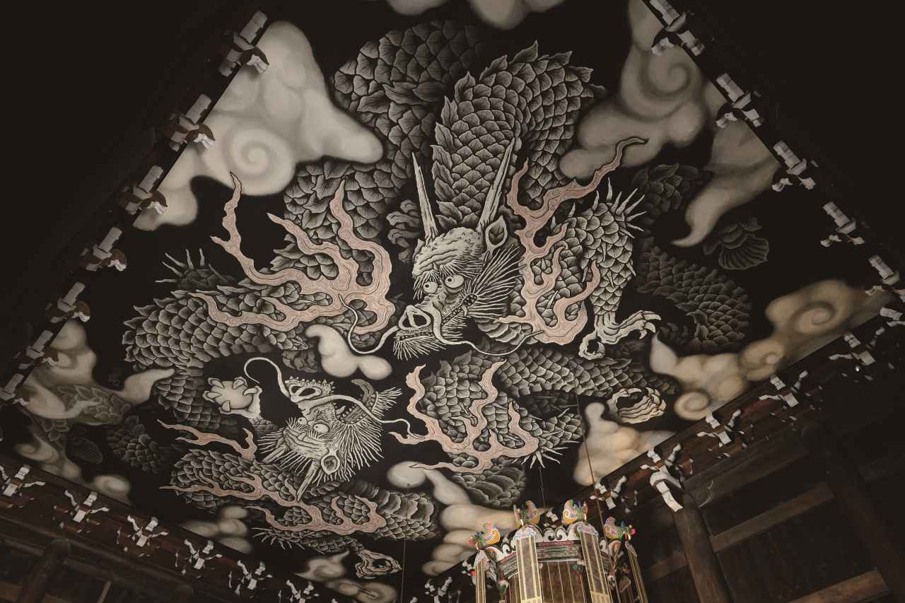 画像2: 建仁寺｜畳108畳分の双龍図が天井いっぱいに広がる禅寺