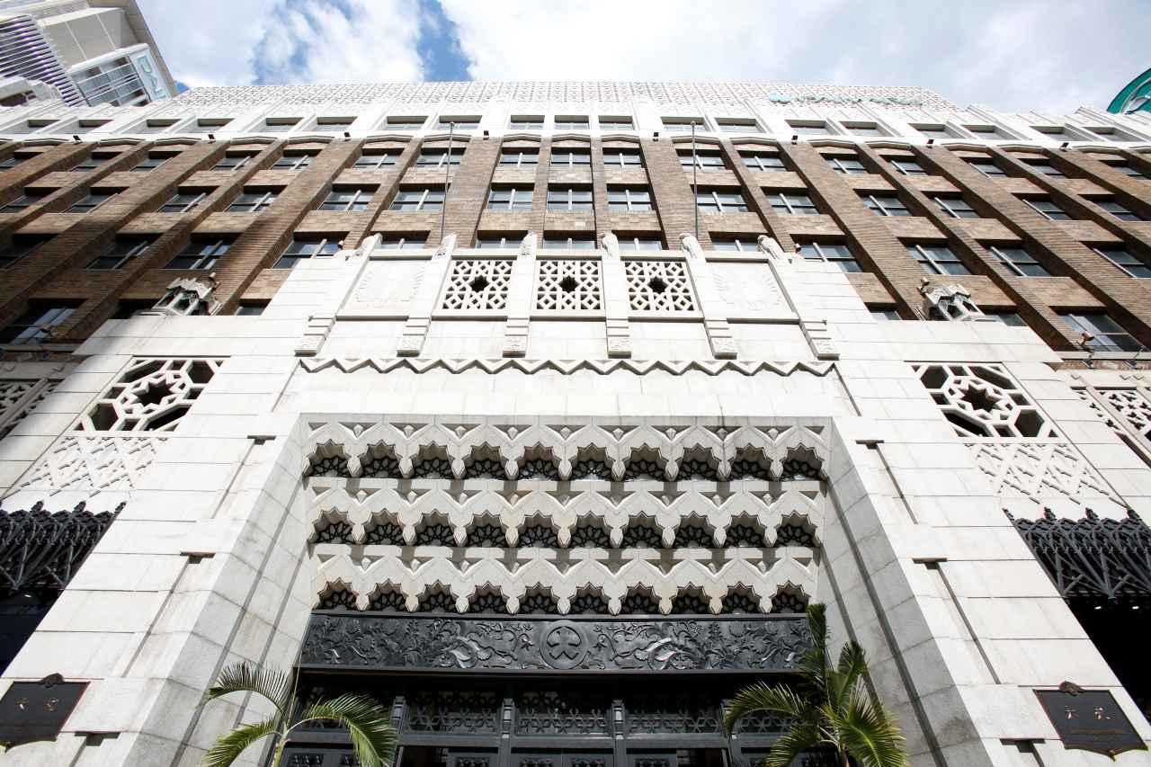 画像: 御堂筋側中央玄関