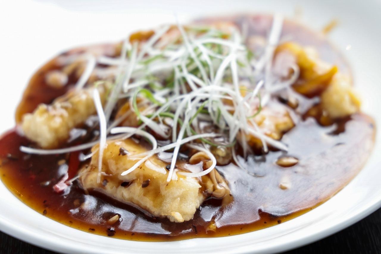 画像: 沖目鯛を使った魚料理は、中華風のアレンジで