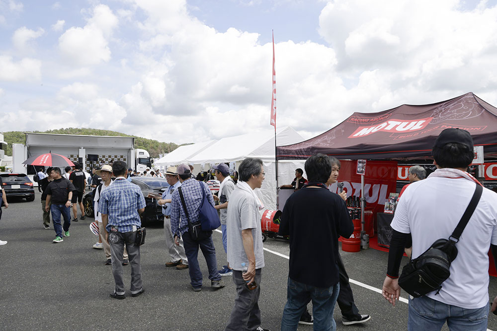 画像: 会場には各ブランドの出展ブースが立ち並び、来場者を楽しませていた
