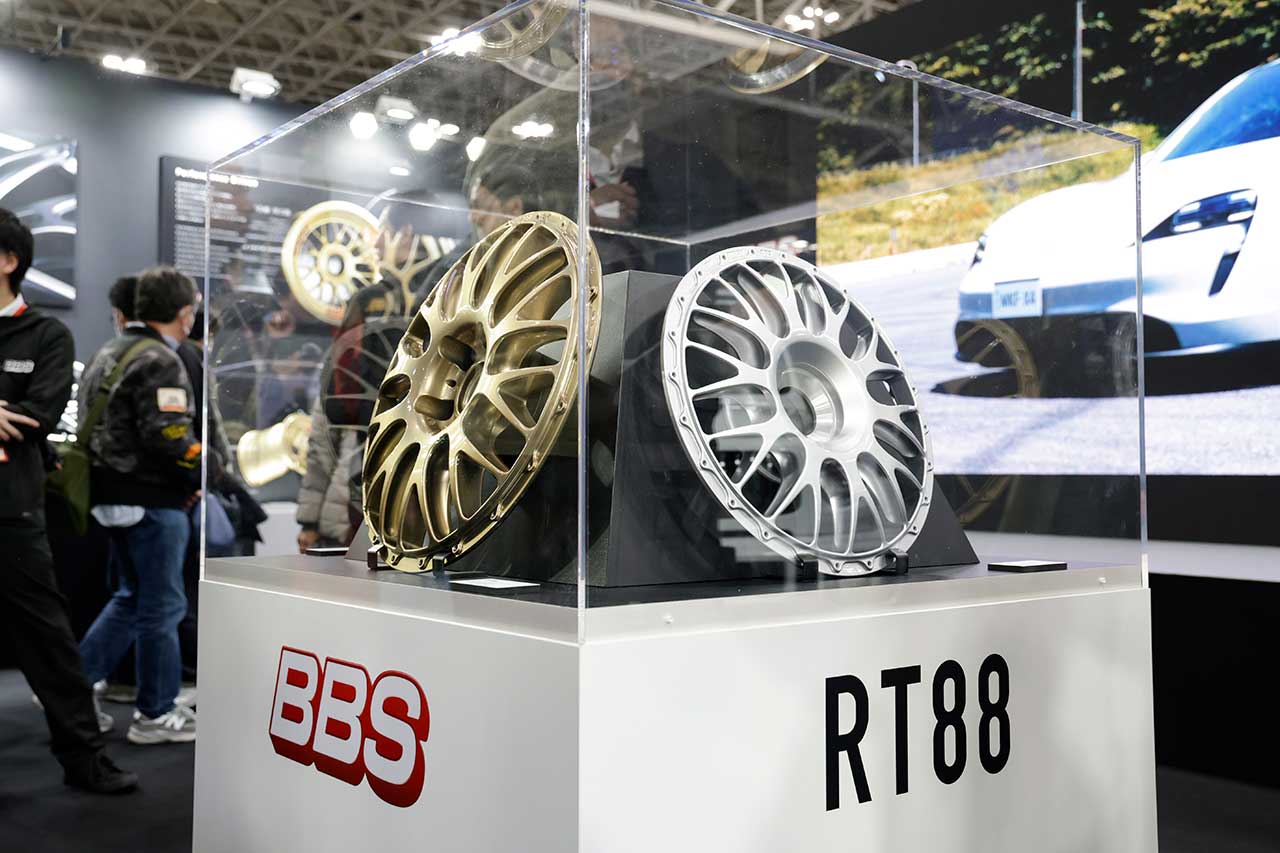 画像: RT88のディスクカラーラインナップ。複数色展開によって、足元の表情に幅を持たせている