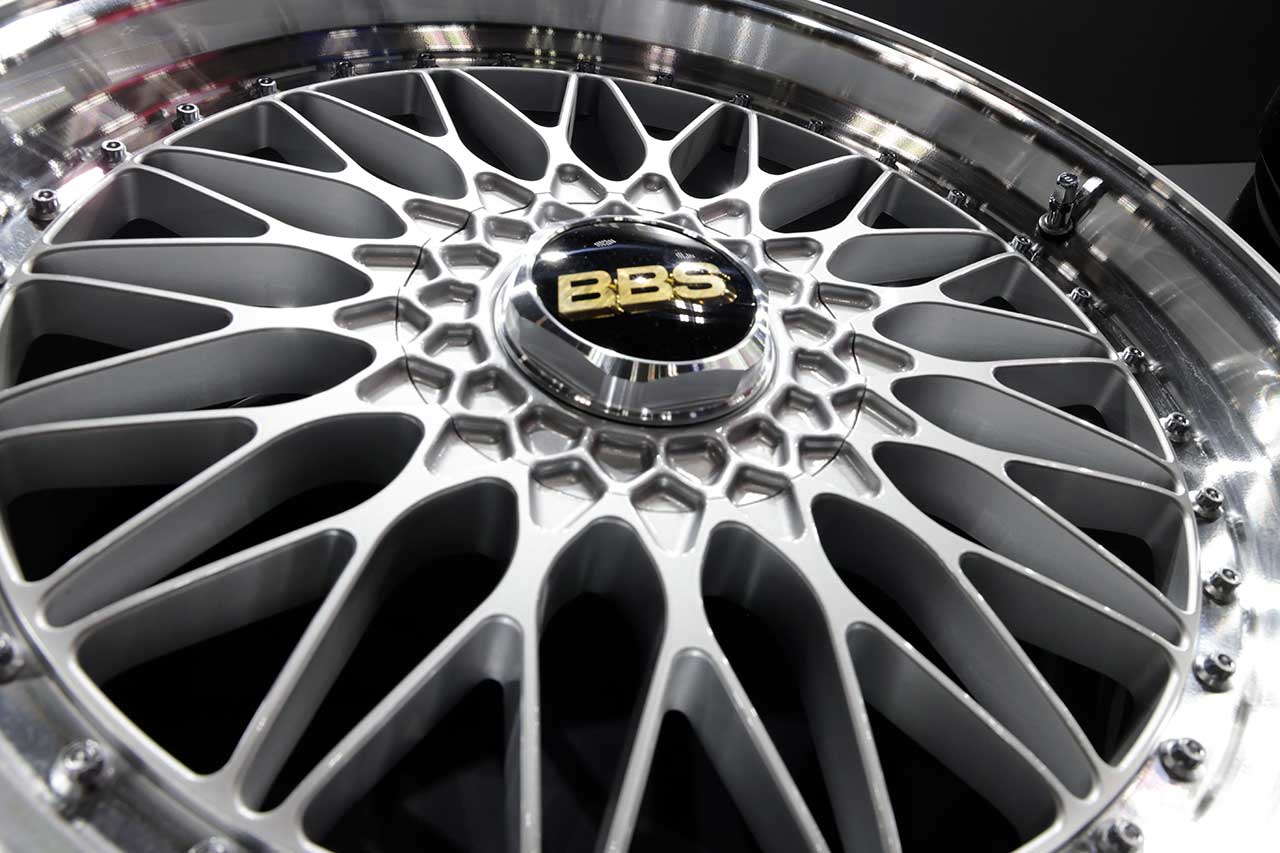 画像: 不変の美しさを保ち続ける、17本クロススポーク