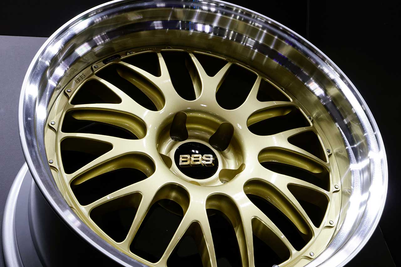 画像: レース用E88の意匠を受け継ぎ、公道仕様として仕立てた新作「RT88」