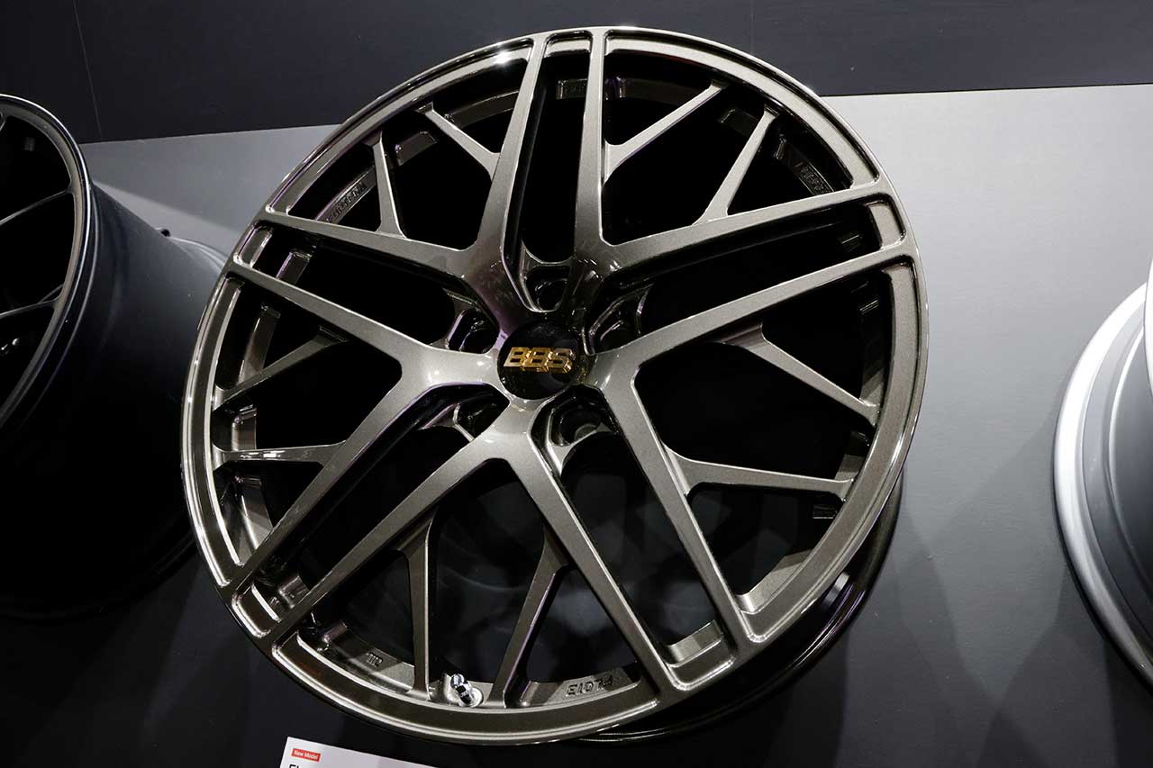 画像: FL（22インチ）。重量級車両にも対応する高剛性モデルとして、存在感を放っていた