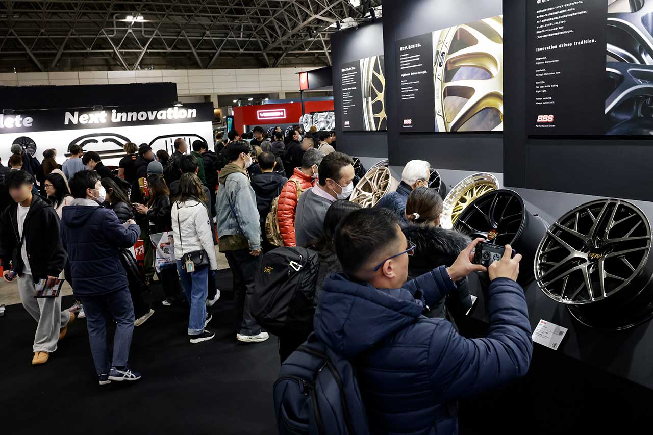 画像: 新製品から参考出展まで、多くのユーザーがBBSホイールを堪能していた