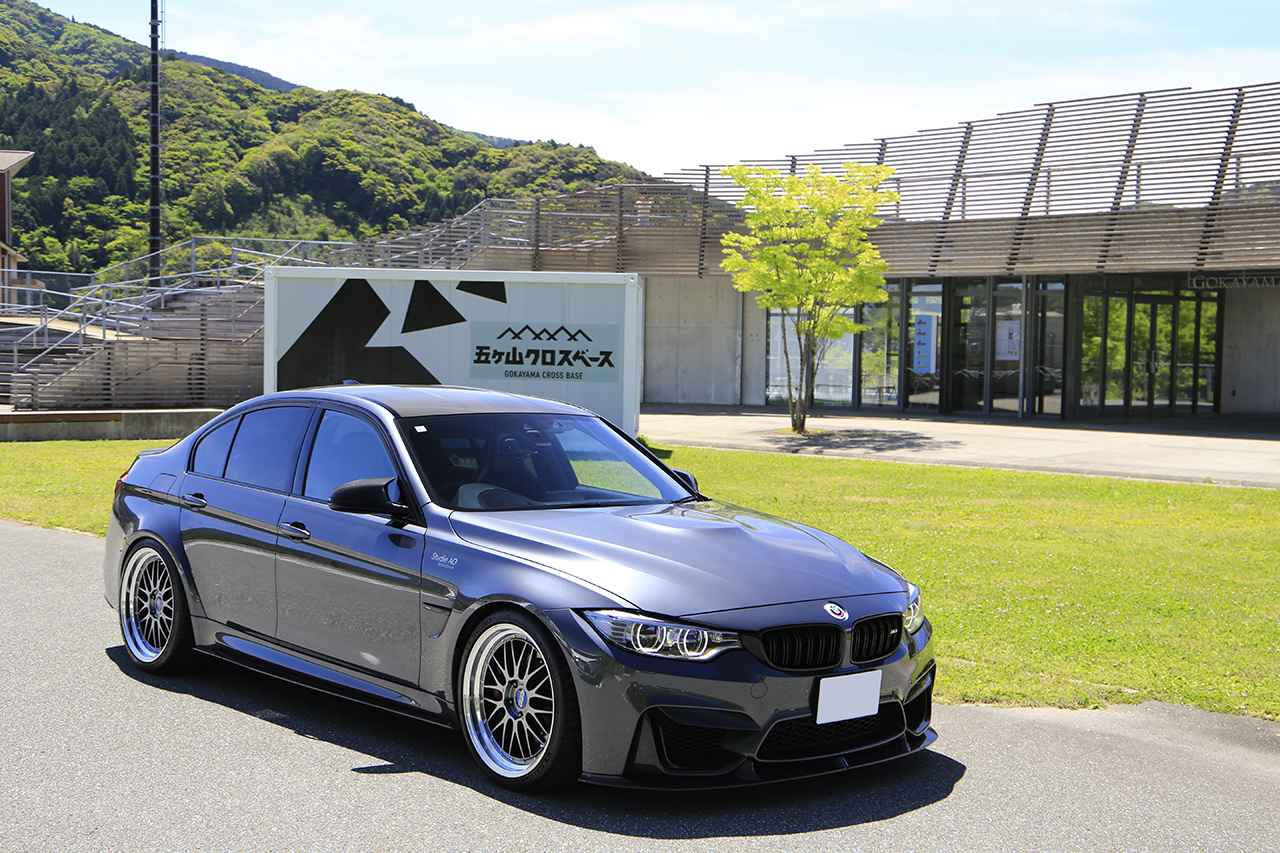 画像: 現在の愛車BMW M3。足元にはBBS LMを装着する