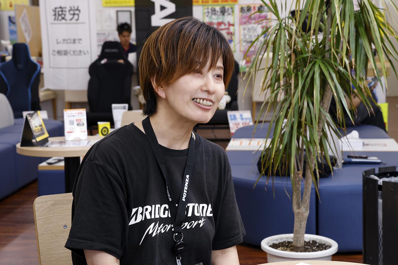画像: ミスタータイヤマン 沼津バイパス店の店長・黒川奈美さん
