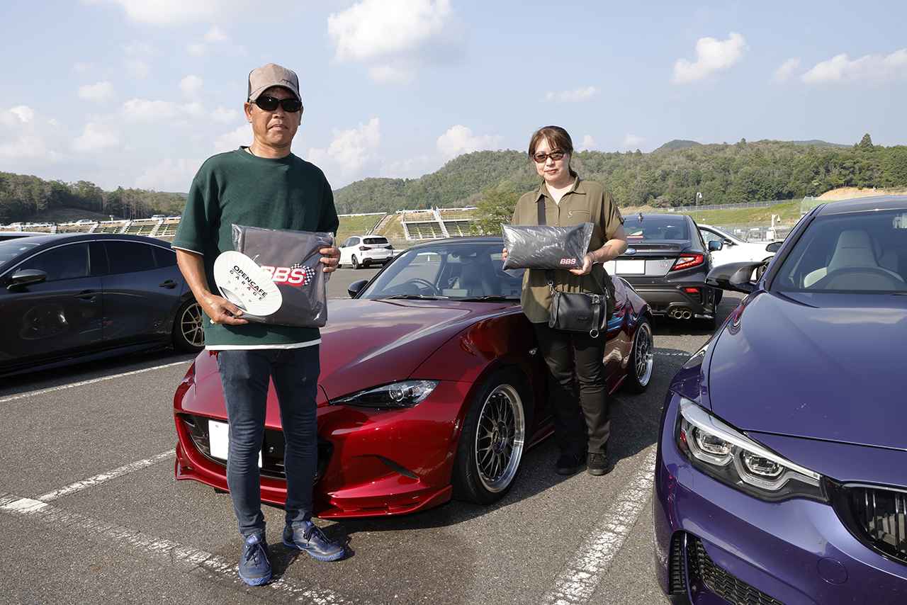 画像: 「LM」で愛車ロードスターをエレガントに仕立て上げたM・Oさん(写真左)