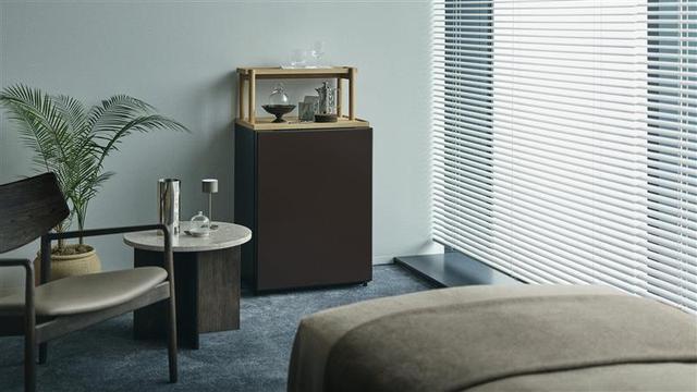 画像: 二段棚付き冷蔵庫「Chiiil MINIBAR」<冷蔵庫「Chiiil」R-MR7S 色:ウェンジ(TD)/木製家具「MINIBAR」 色:オーク(D)>