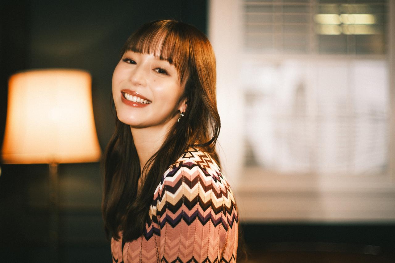 俳優・平野綾を支えた、幼い頃の約束。「たとえ挫折しても、舞台の世界を諦めるわけにはいかなかった」 - MIMOSA MAGAZINE（ミモザマガジン）