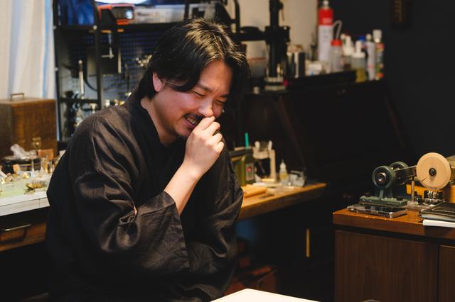 過程も傷も価値になる。独立時計師・菊野昌宏さんが刻み続ける時計への