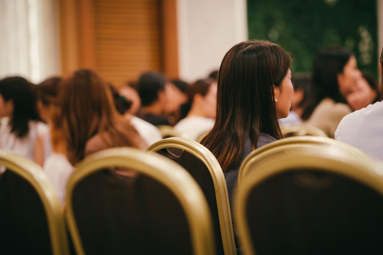 画像1: 参加者同士の「交流会」。 新しい出会いを通じて、共感し、さらにヒントを得る