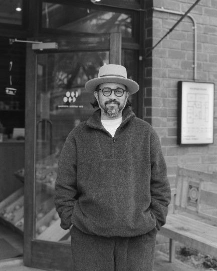 画像: 野菜の物語を伝える接客に、フードロスを防ぐアイス。畑と食卓をつなぐ「青果ミコト屋」店主・鈴木鉄平さん