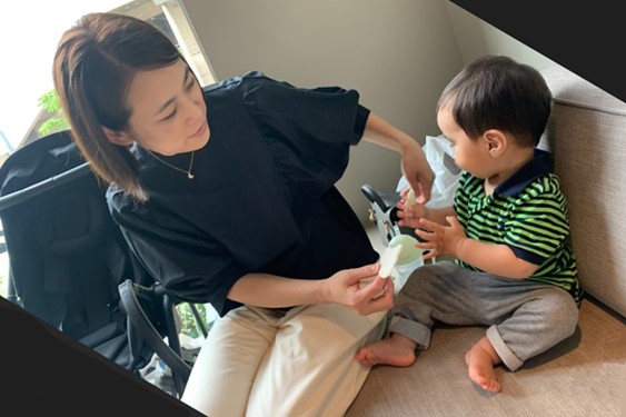 画像: ▲小峯さんとお子さん（ご本人提供）