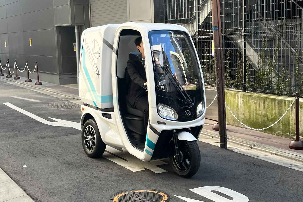 ＥＶトライク なにこれかわいい! クルマの免許で乗れるEVトライクに、キャリアー