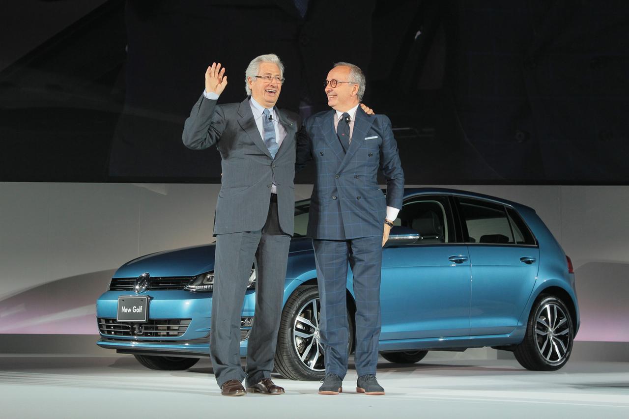 画像: 2013年に行われた7代目ゴルフのプレス発表会では、「美は日本人の心の中にある」、「美しさとは世の中を良くするもの」というメッセージが、ジウジアーロ氏とワルター・デ・シルヴァ氏（右）からデザイン専攻の学生含む850人の聴衆に向けて語られた。 写真：フォルクスワーゲングループジャパン