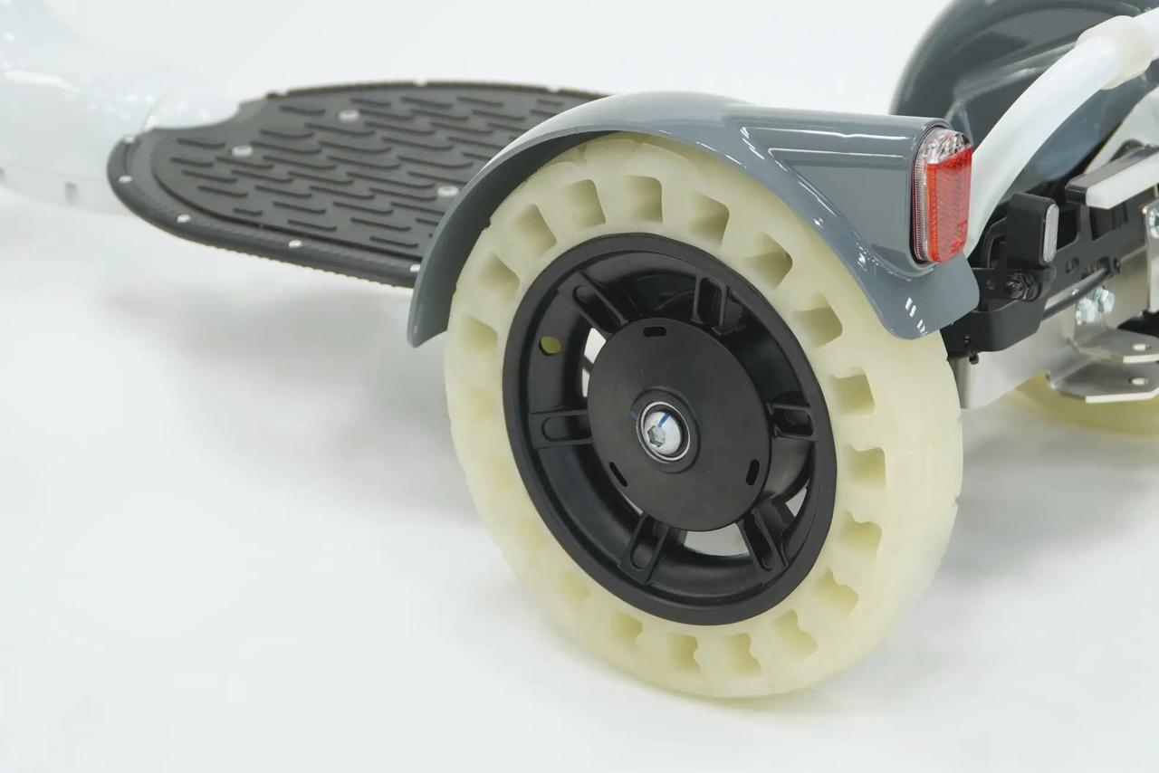 画像 : 8番目の画像 - 3輪電動キックボード「ストリーモ」 - スマートモビリティJP