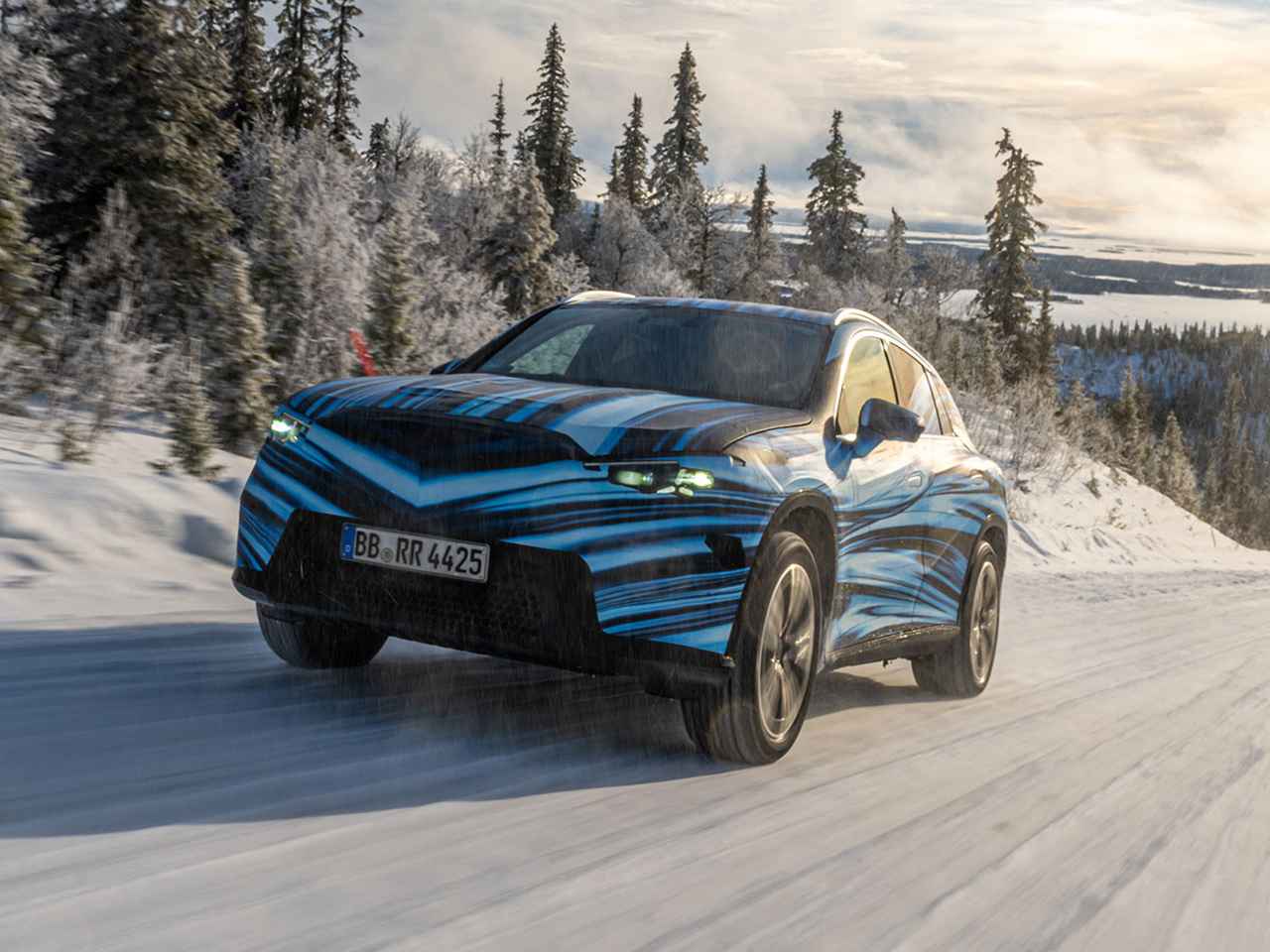 画像 : 10番目の画像 - メルセデス・ベンツ新ラインナップ「GLC」 - スマートモビリティJP