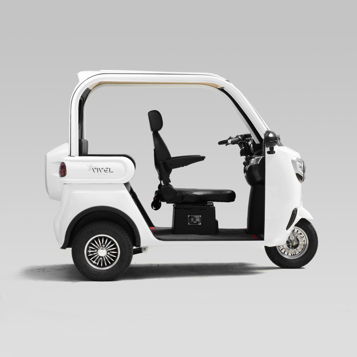 画像 : 9番目の画像 - ビベル・トライク - スマートモビリティJP